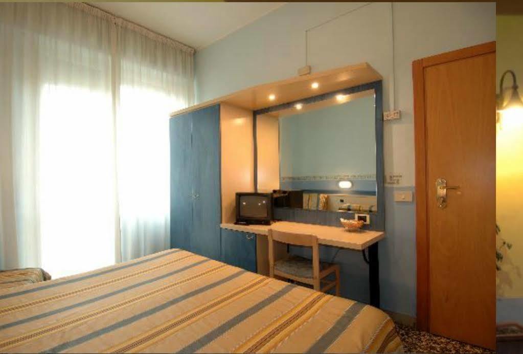 Hotel Moderno ปิซา ภายนอก รูปภาพ