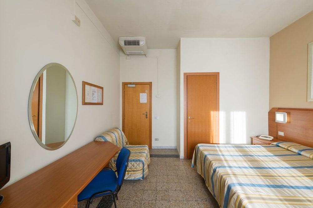 Hotel Moderno ปิซา ภายนอก รูปภาพ