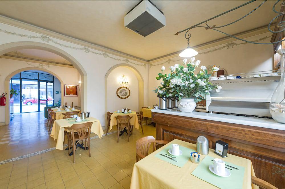 Hotel Moderno ปิซา ภายนอก รูปภาพ