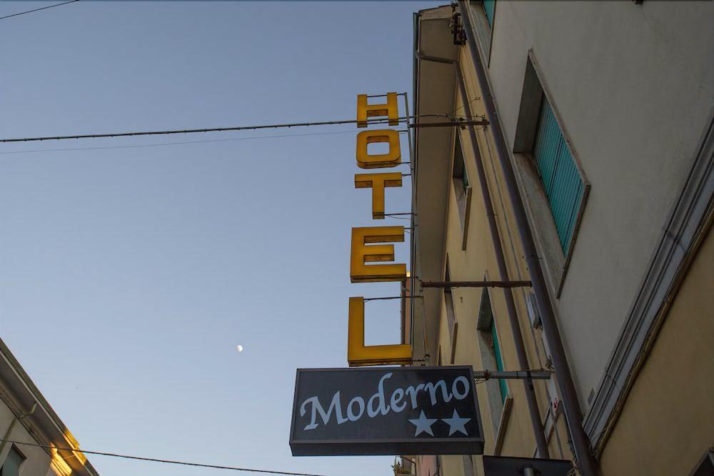 Hotel Moderno ปิซา ภายนอก รูปภาพ